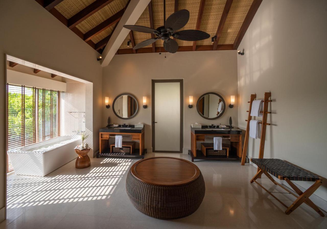 The Maldives At Dhigurah Resort
